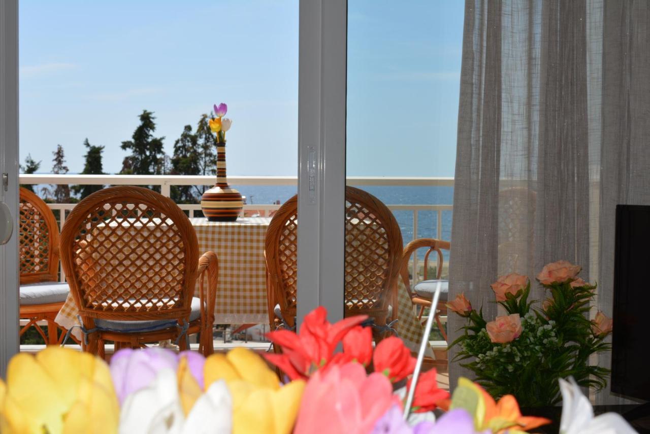 Panos Apartments Геракини Экстерьер фото