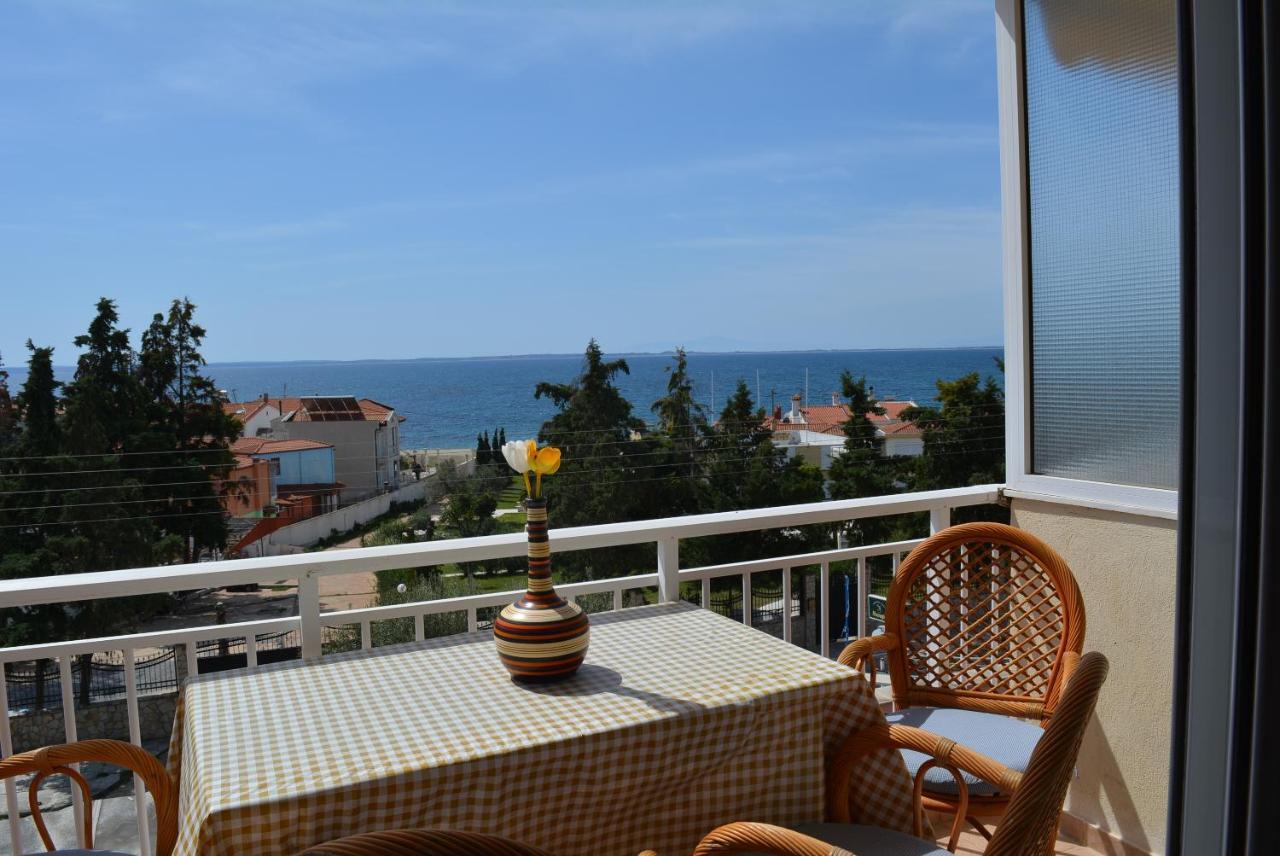 Panos Apartments Геракини Экстерьер фото
